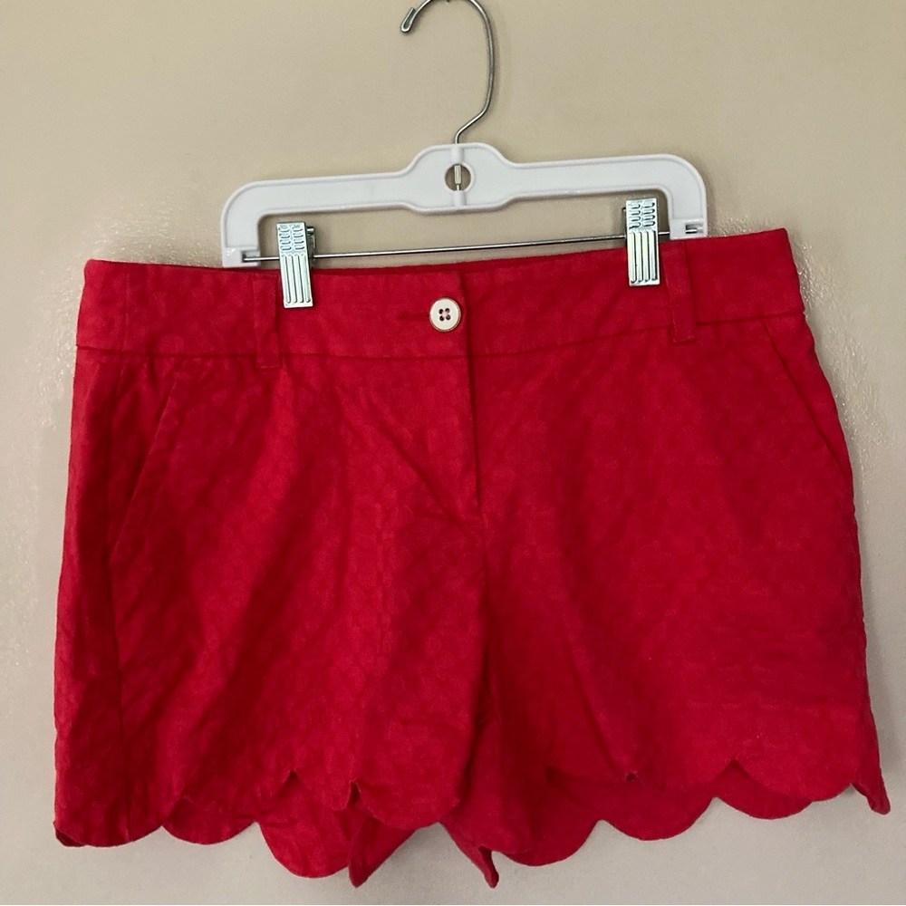 Crown & Ivy Shelby Scalloped Magenta Shorts